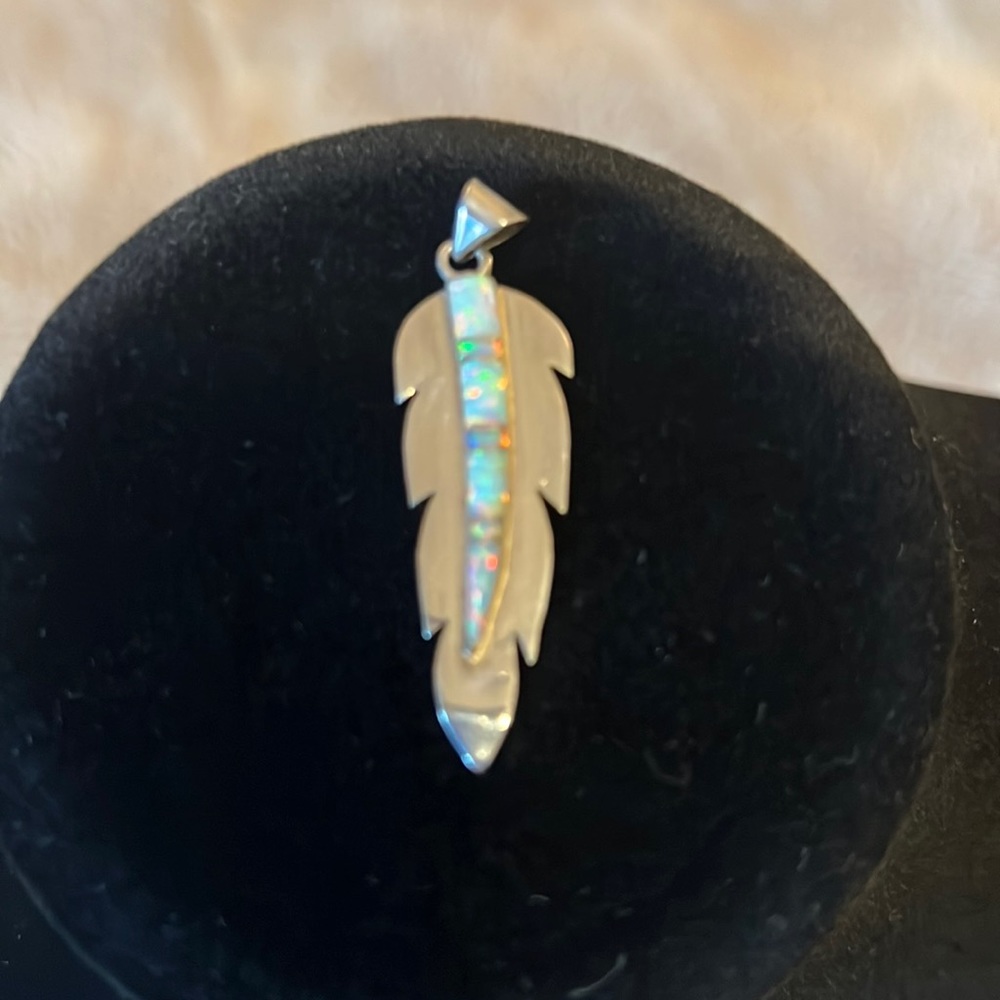 Feather pendant